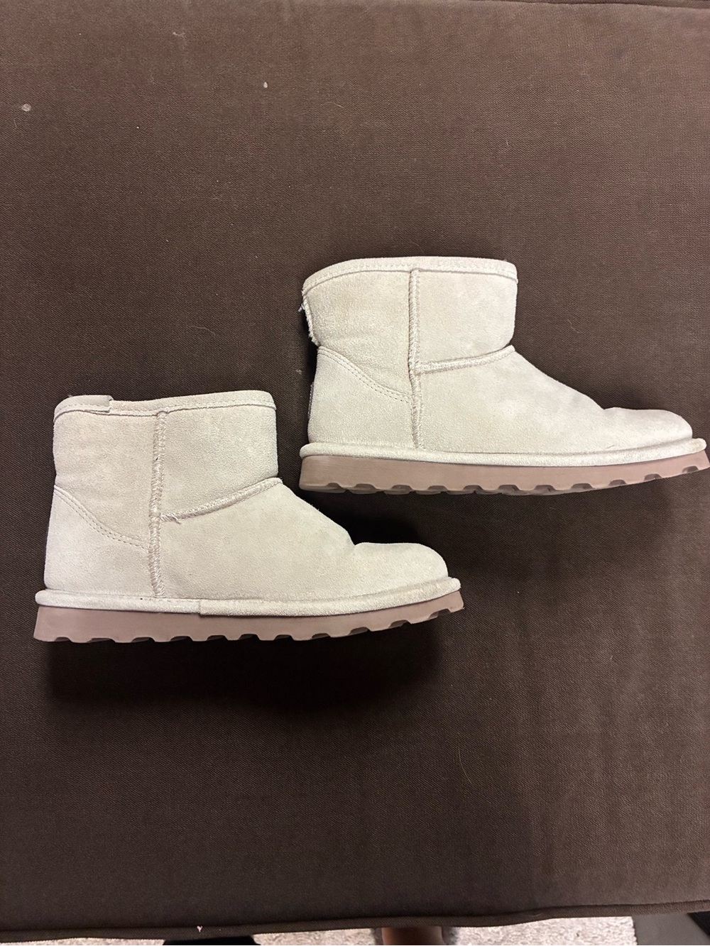BearPaw Short Suede Women’s Boots in Light Cream